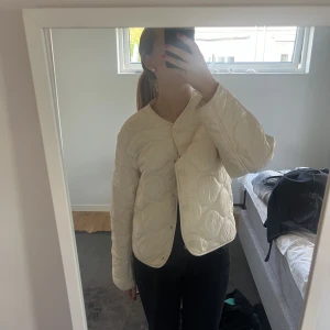 Jacka - Så fin jacka från mango!💓💓💕💕