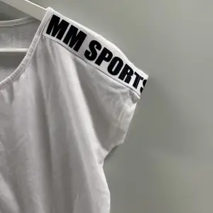T-shirt från MM sports i strl xs. 