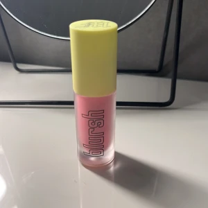 kräm rouge - made by Mitchell blush i färgen cold heart❤️ helt nytt o aldrig använt❤️ säljer då jag valde fel färg❤️