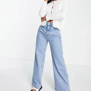 Weekday jeans - Jeans från weekday i modellen ”Ace”. 