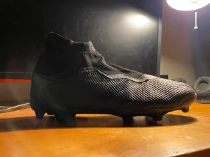 Addidas predator - Skick 9/10 I princip helt nya clearing spray ingår för att hålla skorna fräscha 