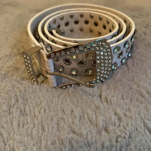 Skärp  - Super coolt skärp! Pris kan diskuteras. Kom privat för frågor 