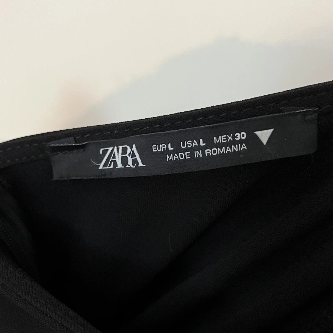 Zara midi klänning slutsåld  - 90