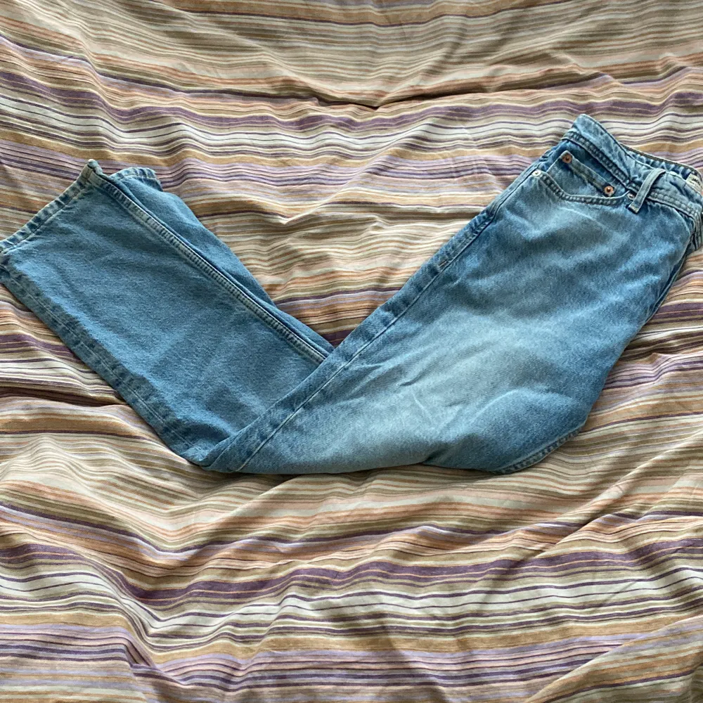 Säljer mina jeans pga av att dom inte blir använda. Bra skick!. Jeans & Byxor.