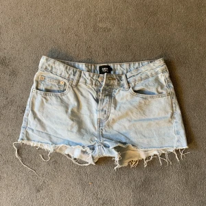 Jeans shorts  - Jätte snygga jeans shorts från lager 157💘💘