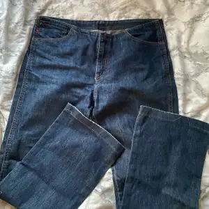 Nya lågmidjade Levis jeans