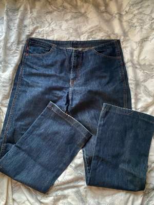 Nya lågmidjade Levis jeans