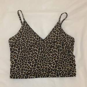 Leopard print tank top from H&M that’s never been worn