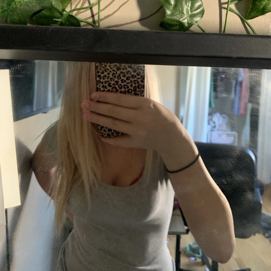 Grå T-shirt 💘 - 90