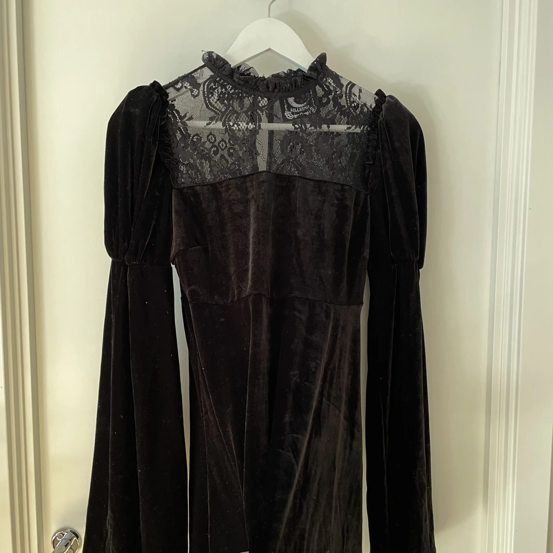 Svart sammetsklänning från killstar - 90
