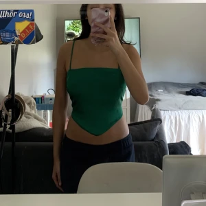 Topp - Säljer denna supertrendiga toppen! Använd två gånger 