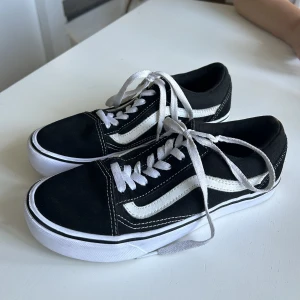 Vans stl 37 - Super fina Vans Ultra Cush stl 37. Använda oehört sparsamt. 