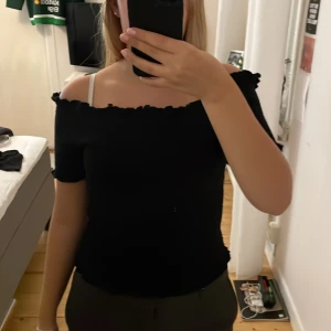 Topp  - Ribbad topp från hm💗