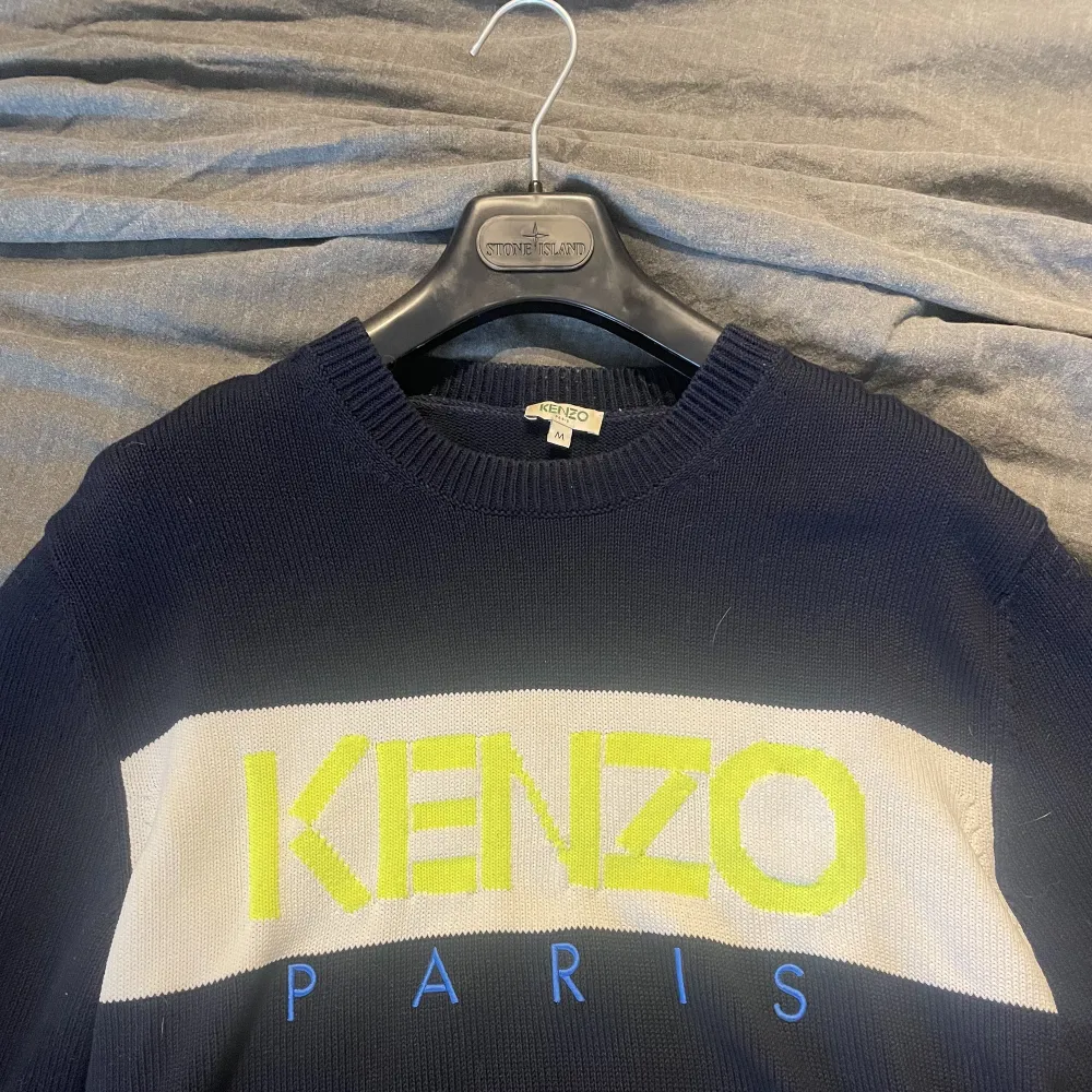 Kenzo Paris tröja storlek M, stickat material. Fint skick ENDAST 550! . Tröjor & Koftor.