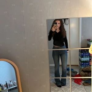 Jeans - Säljer dessa low waist jeans då dem inte kommer till användning så dem skulle passa bättre i någon annans garderob 👏🏻 