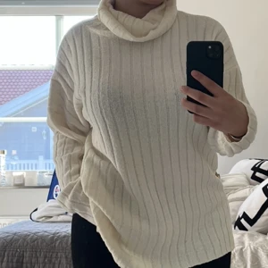 Stickad långärmad tröja  - Stickad långärmad tröja från lager 157🩷