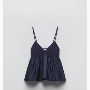 Zara linne  - Säljer detta skit snygga linne från zara som endast är använt 1 gång. Slutsålt och efterfrågat 