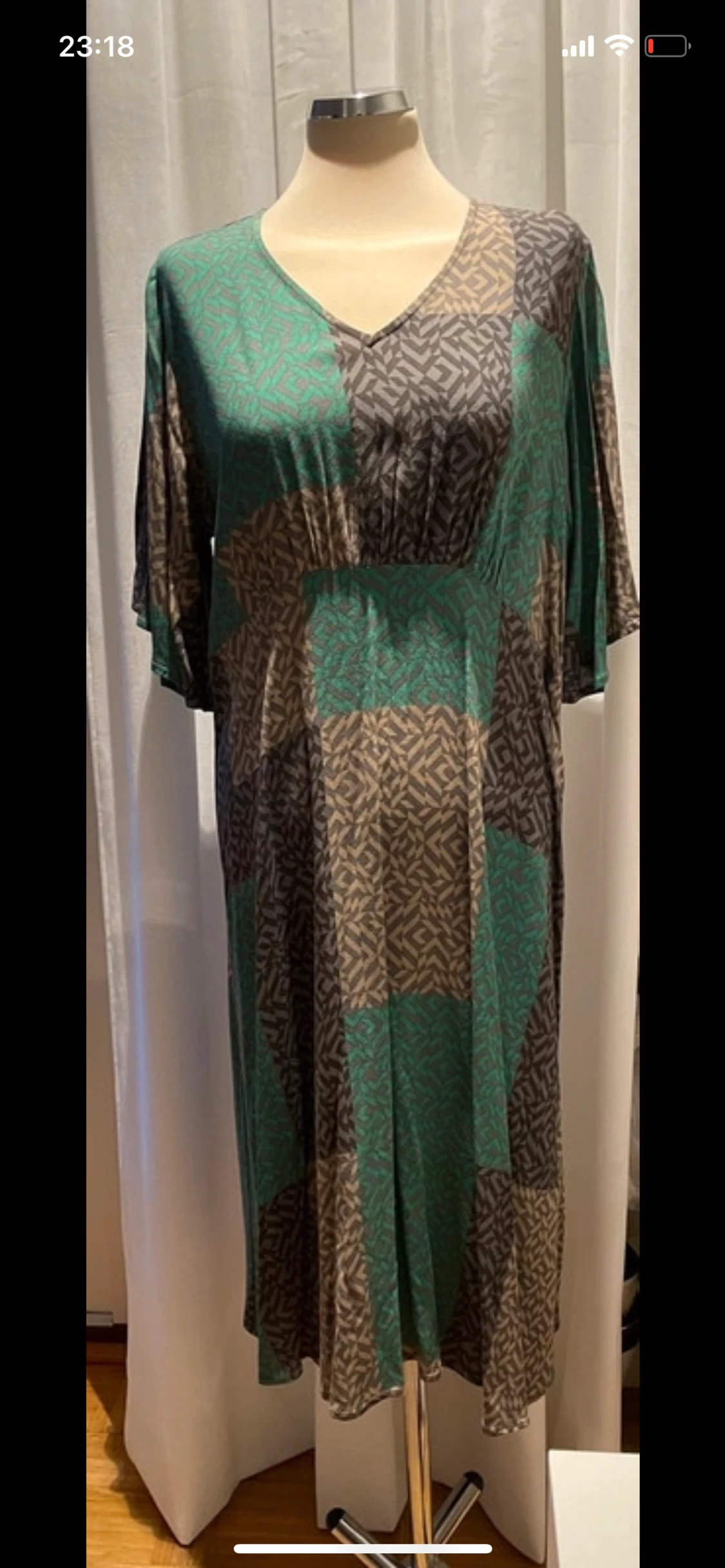 Klänning ny med prislappen kvar