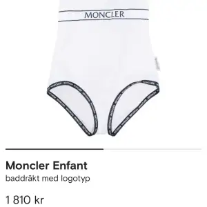 Moncler baddräkt äkta självklart använd 1 gång då jag inte har haft fler tillfällen för att använda den, inga skador, pris kan diskuteras