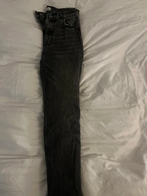 Jeans Zara - Jeans från Zara, storlek 36/S, skick som nya!