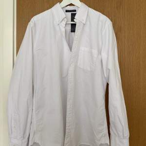 Helt ny, aldrig använd, prislapp kvar! Köpt för 352. Enkel overaized vit skjorta från brandy Melville💞💞
