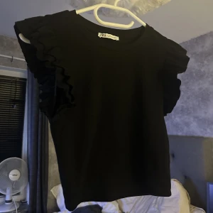 zara tröja - Fin tröja från sara som är använd 2 gånger❤️