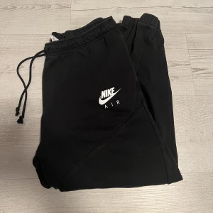 Nike byxor  - Nike byxor, knappt använda 