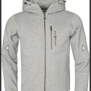   Säljer nu min fina sail racing hoodie eftersom den inte kommer till användning. Köpte hoodie för 1200kr. 💕