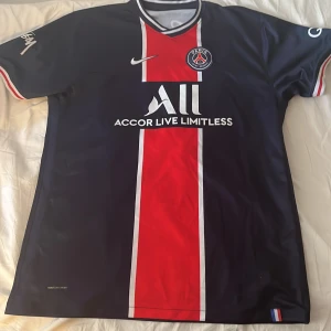 Psg x stussy - Säljer denna snygga fotbollströja nu den inte är riktigt min stil längre