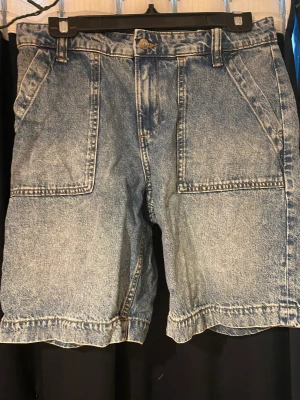 Shorts - Blå långa shorts. Kvinna eller Unisex