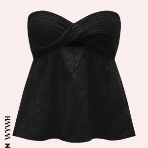 Svart topp - Från Shein, helt ny (passade ej). Köpt för 109 + frakt på 79. 