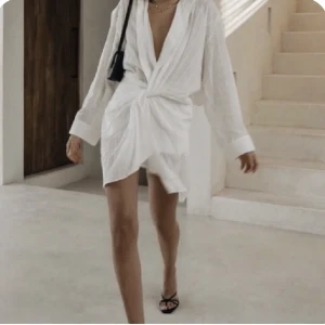 Linneklänning - Linneklänning från Nelly. 