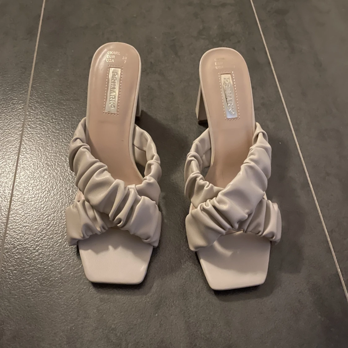 Snygga klackskor  - 90