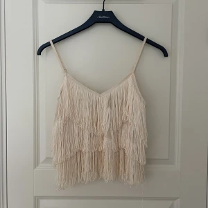 Fransigt linne från NA-KD - Coolt linne med fransar💘💘