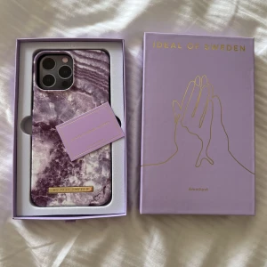 Mobilskal - Amethyst mobilskal från Ideal Of Sweden. Till IPhone 13 PRO Max. Aldrig använt. Kommer i originalförpackning. 120kr.