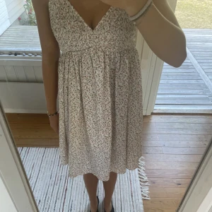 Blommig klänning💕 - Blommig klänning💕