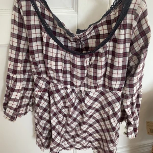 Odd molly blus  - Säljer min jättefina Odd Molly blus som är perfekt nu till hösten! Jättefint skick och säljer för endast 100kr + frakt! Kontakta för fler frågor eller intresse❤️