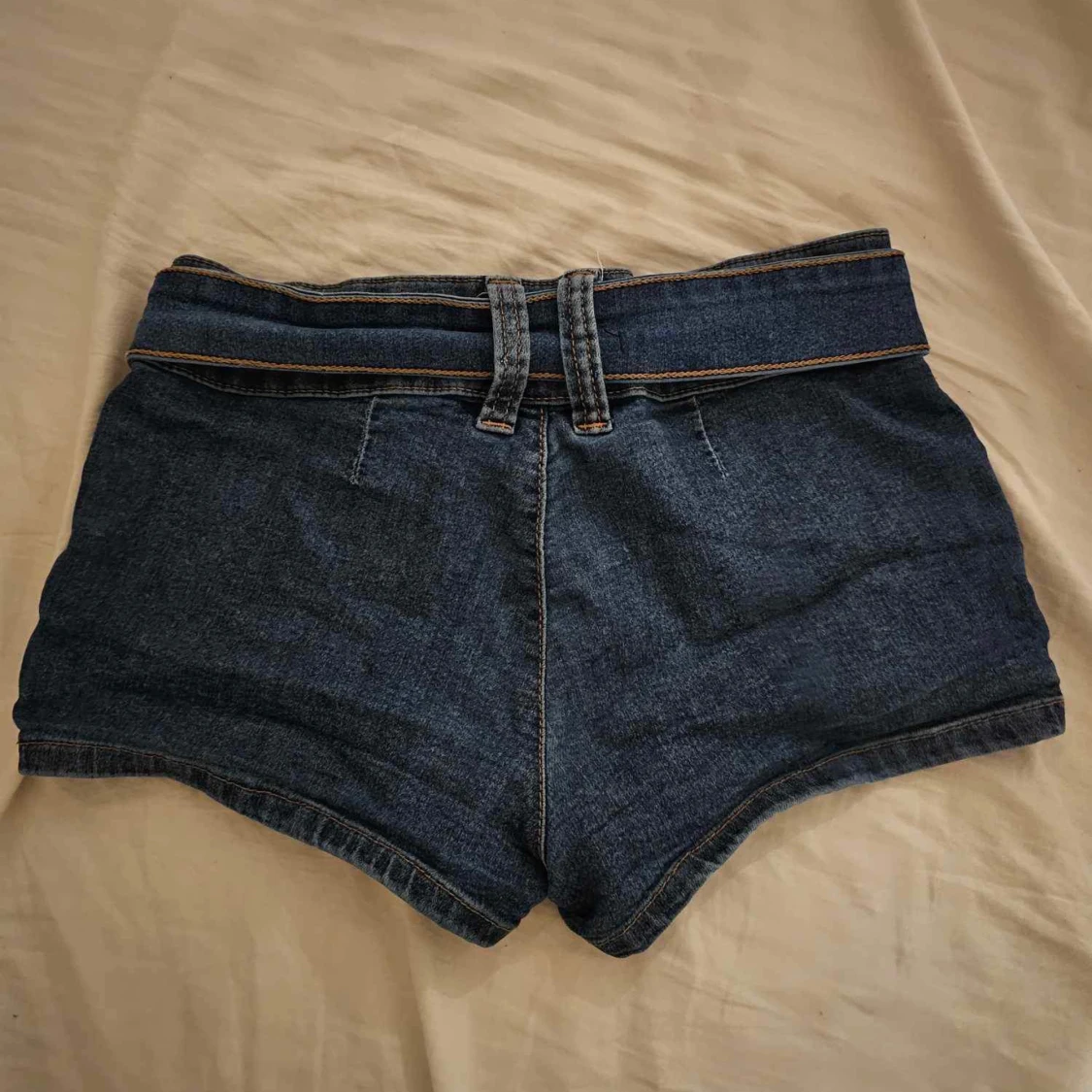 Snygga lågmidjade mini shorts - 90