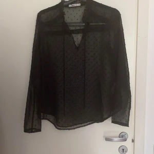 Oanvänd blus  - Superfin topp från Gina 