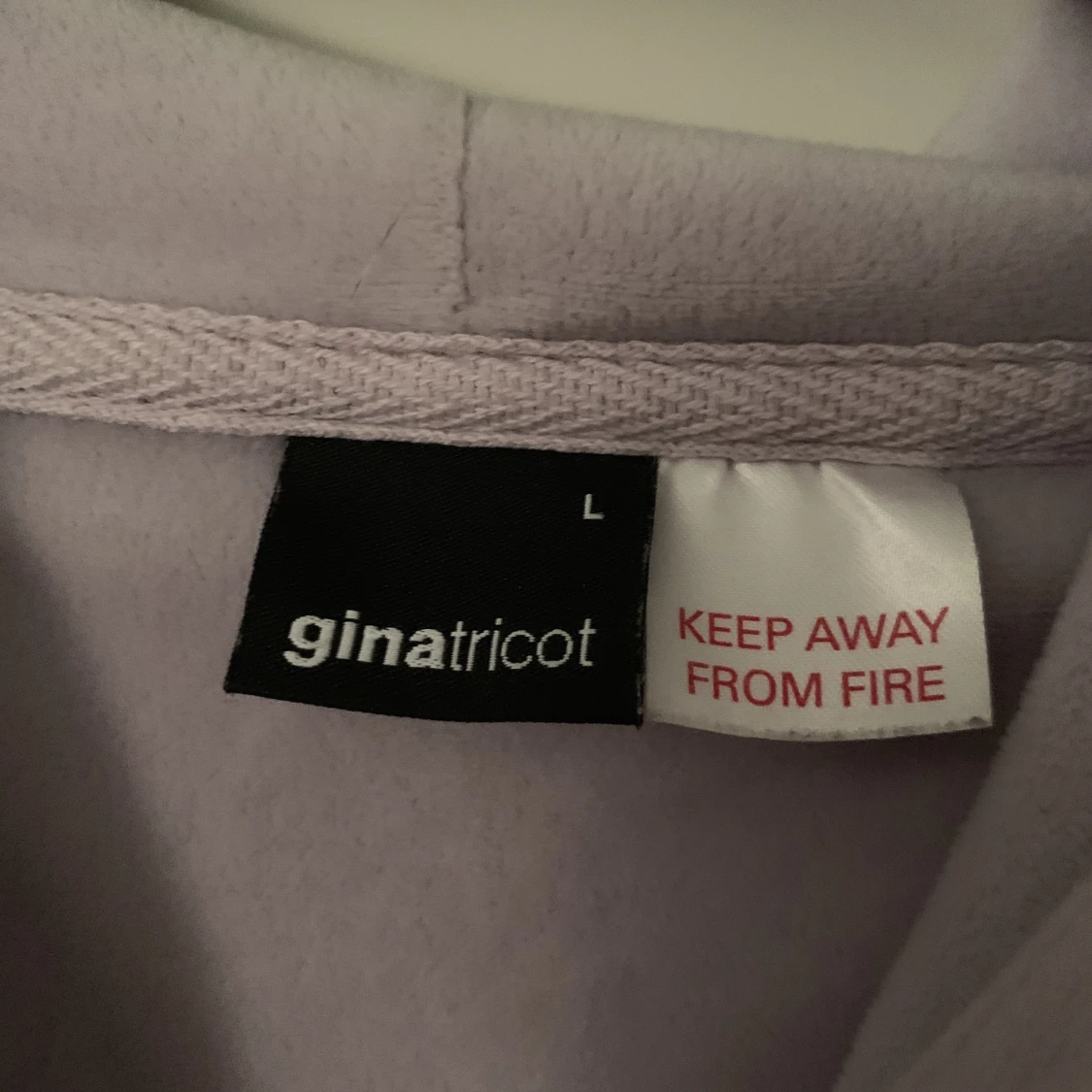 Lila tjocktröja - 90