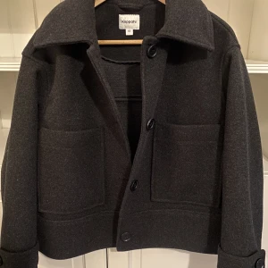 Kappa  - Intressekoll på min helt nya höst kappa från Kappahl i storlek xs. Köptes för 2 veckor sen och har aldrig använts, skriv om ni skulle vara intresserade 💞‼️lägger ut igen pågrund av oseriös köpare‼️