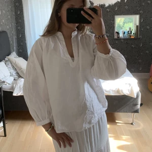 Linneblus - Drömmig vit blus från hm i linneblandning🌻