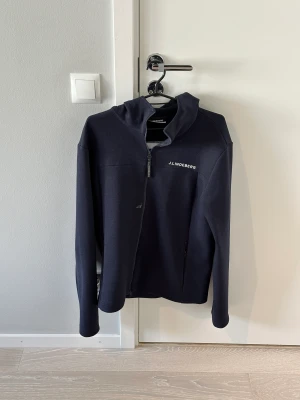 J.Lindeberg hoodie - Stor flyttstädning Alla plagg i storlek S-M och passar ca 1.70-185cm samt 70-83kg  Finns i Uppsala