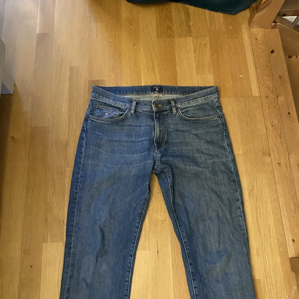 Knappt använda gant jeans. Kvalite: helt ny. Nypris: 1600 stl: 32/34. Jeans & Byxor.