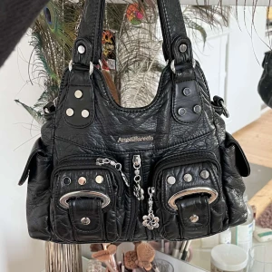 Trendig väska - Trendig söt axelväska, två fack!