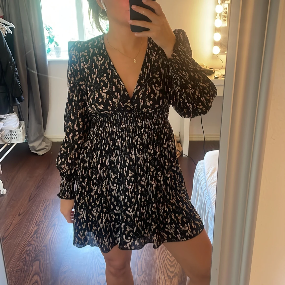 Blommig mid klännig