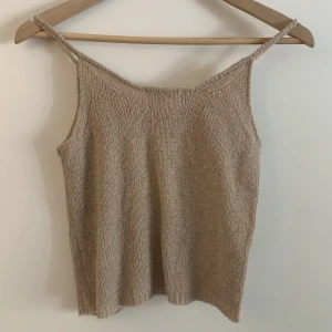 Stickat linne  - Stickat linne från zara barn, men hade det när jag kunde ha Xs 