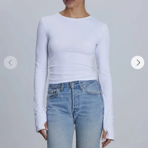 A design  - Säljer nu en helt oanvänd a design tröja, lappen är kvar och är i sitt orginal paket🥰  Säljer då den var förlusten för mig..  nypris 499kr Mitt pris 400kr