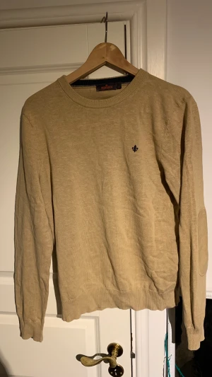 Morris tröja - En Morris tröja i storlek S. Säljer för att den inte kommer till andvänding. Den kostar 1400kr ny. Pris kan diskuteras.