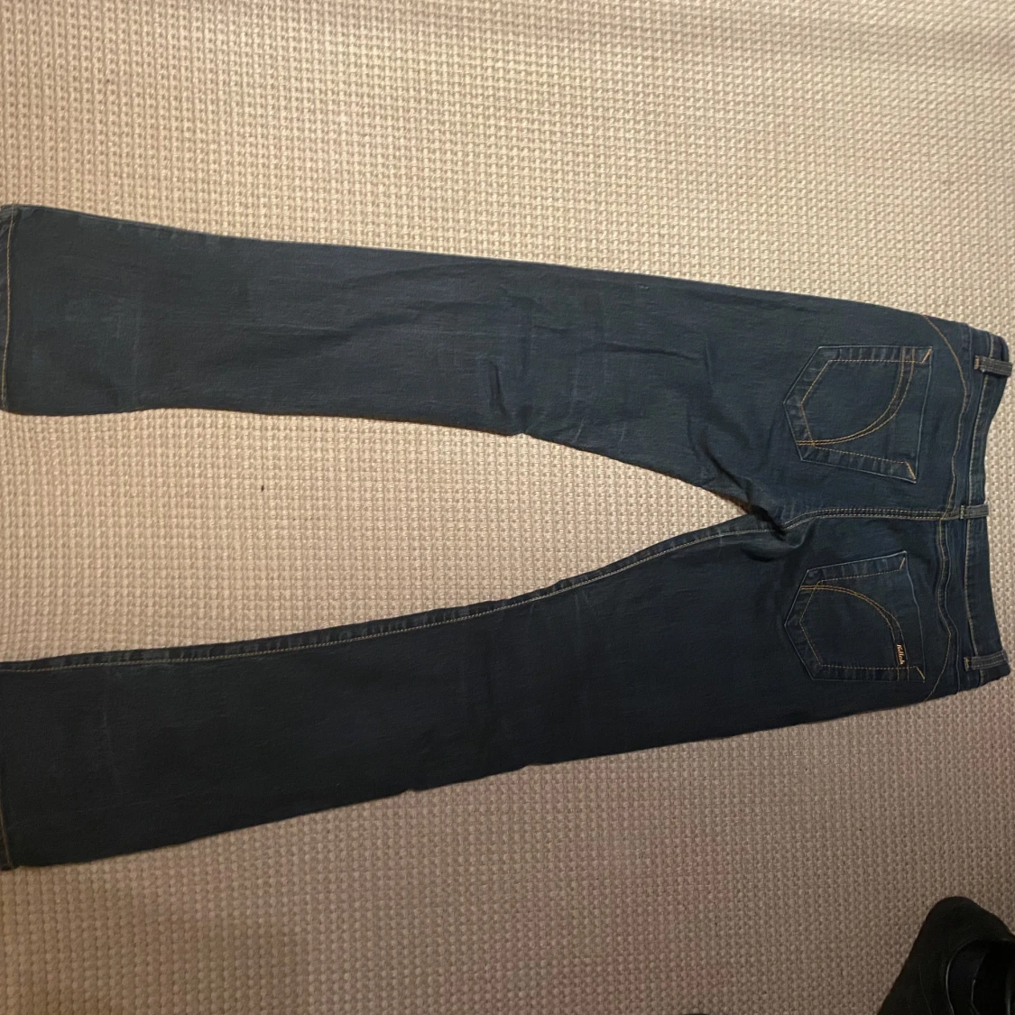 Low waisted utsvängda jeans - 90